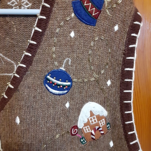 Designers Originals Studio Fa La La Embellished Christmas Vest - Picture 6 of 9